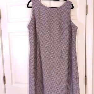 Danillo Women's 20W Woven Sleeveless Dress